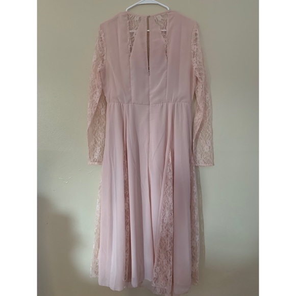 Pink ASOS dress with lace - Picture 2 of 3